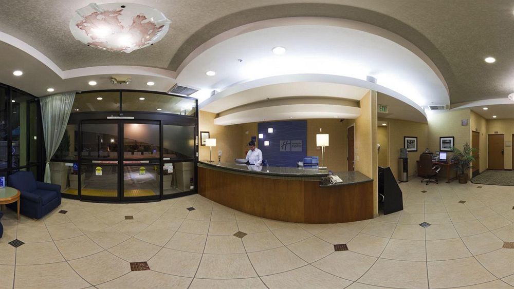 Holiday Inn Express Newport Beach By Ihg Exterior foto