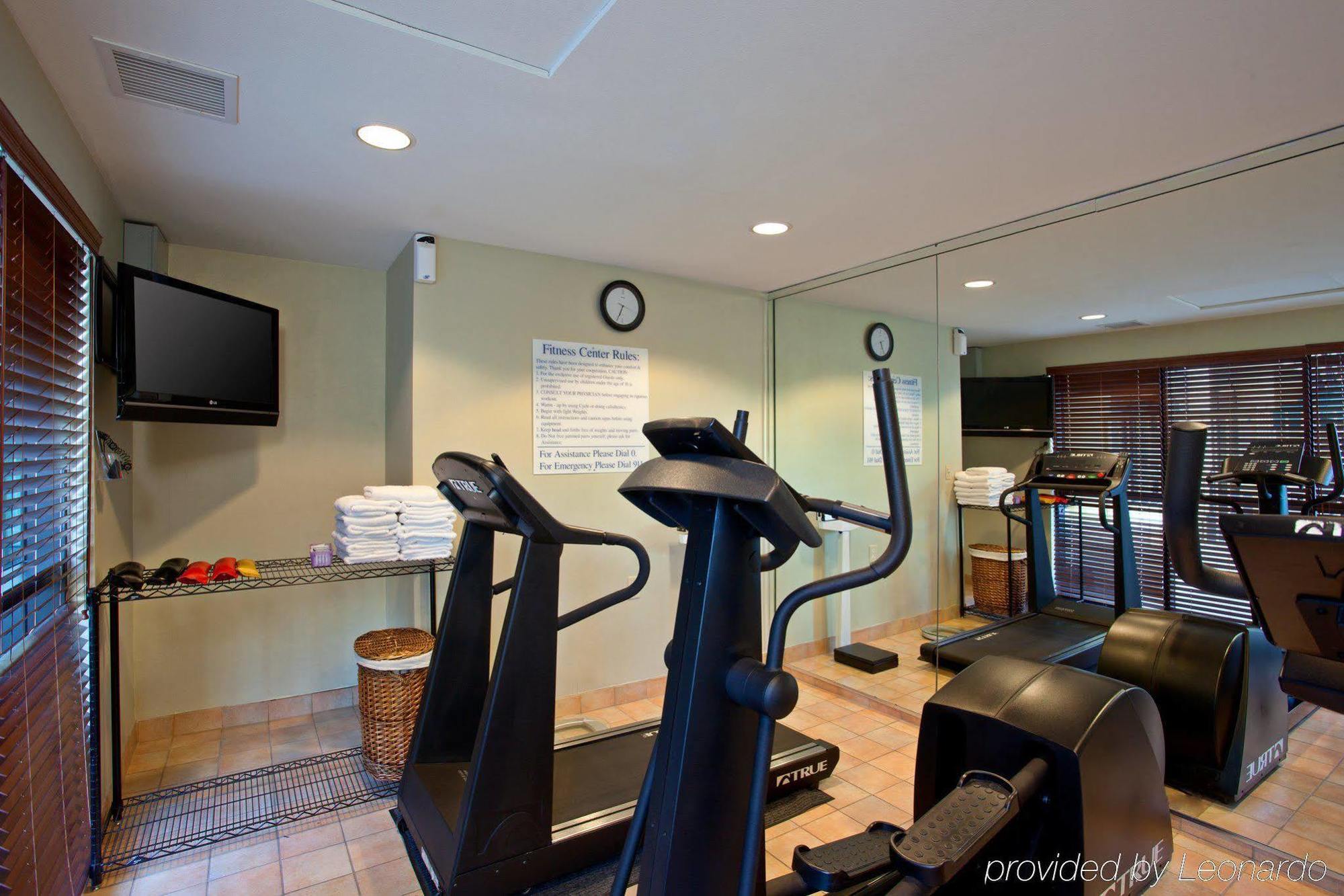 Holiday Inn Express Newport Beach By Ihg Einrichtungen foto